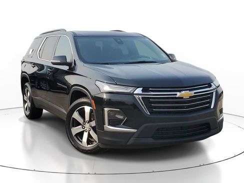 Used 2023 Chevrolet Traverse LT w/ LT Premium Package AWD/4WD image 1