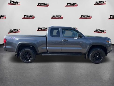 Used 2022 Toyota Tacoma SR w/ SX Package AWD/4WD image 4