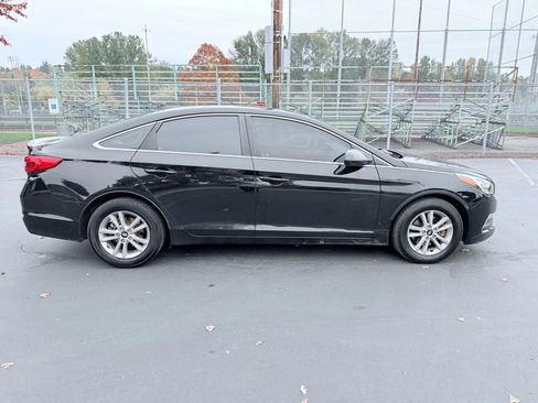 Used 2016 Hyundai Sonata SE w/ Cargo Package image 6