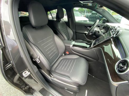 Used 2024 Mercedes-Benz GLC 300 4MATIC image 28