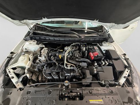 Used 2024 Nissan Altima 2.5 SR FWD image 24