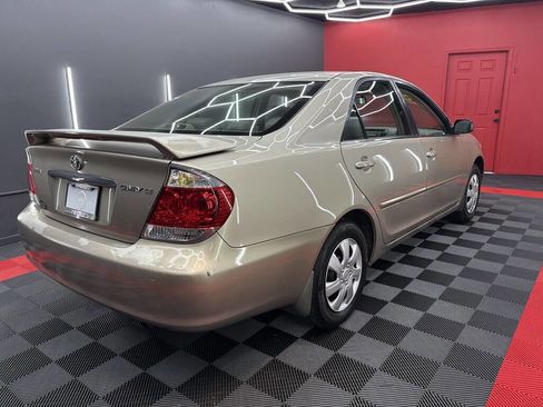 Used 2005 Toyota Camry LE image 4