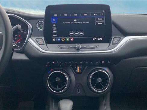 Used 2024 Chevrolet Blazer LT image 10