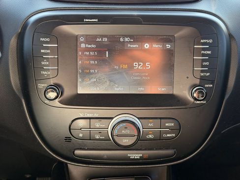 Used 2018 Kia Soul + FWD image 37