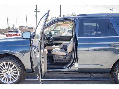Used 2024 Ford Expedition Limited AWD/4WD image 29