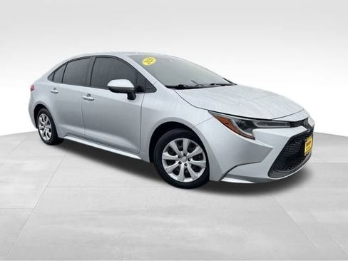Used 2020 Toyota Corolla LE image 1