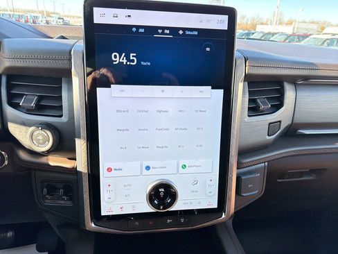 Used 2024 Ford Expedition Max King Ranch image 18