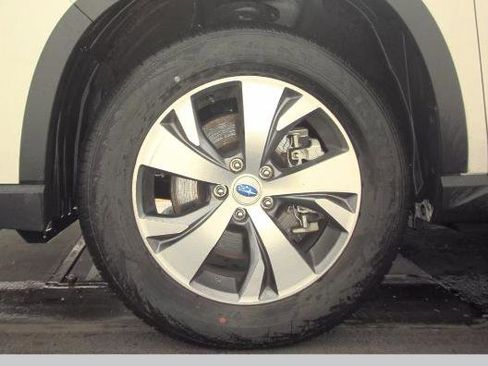 Used 2025 Subaru Ascent Premium AWD/4WD image 8