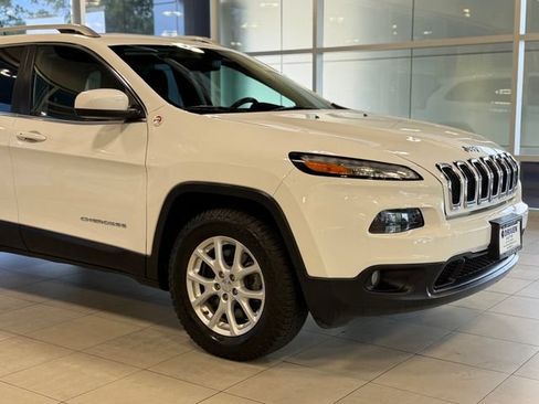 Used 2015 Jeep Cherokee Latitude w/ Comfort/Convenience Group AWD/4WD image 5