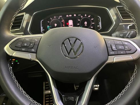 Certified 2023 Volkswagen Tiguan SEL R-Line image 22