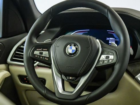 Certified 2022 BMW X5 sDrive40i w/ Luxury Seating Package RWD image 13