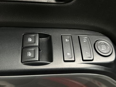 Used 2018 Chevrolet Silverado 1500 LT image 20