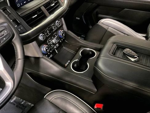 Used 2023 GMC Yukon SLT AWD/4WD image 15