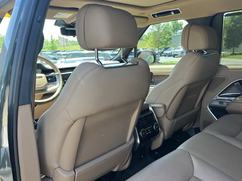 Used 2025 Land Rover Range Rover SE AWD/4WD image 35