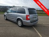 Used 2016 Chrysler Town & Country Touring image 5
