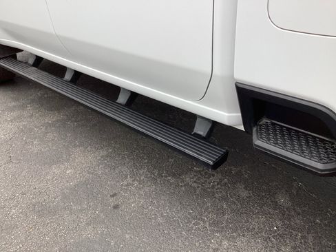 Used 2024 Chevrolet Silverado 2500 Custom w/ Custom Convenience Package image 18