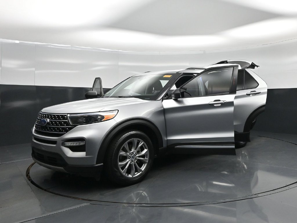 Used 2021 Ford Explorer XLT w/ Equipment Group 202A RWD image 25