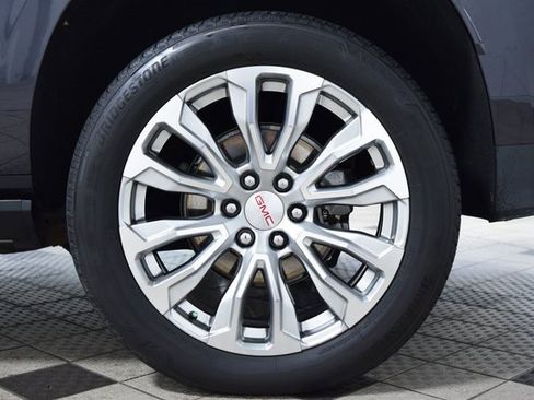 Used 2024 GMC Yukon XL Denali image 29