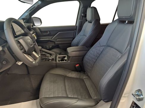 Used 2026 Toyota 4Runner TRD Off-Road Premium AWD/4WD image 9