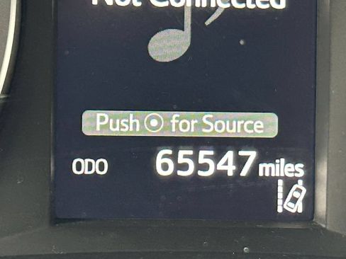 Used 2019 Toyota Highlander Plus FWD image 25