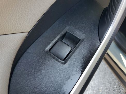 Used 2020 Toyota RAV4 XLE w/ Convenience Package FWD image 14