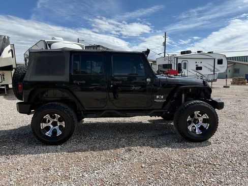 Used 2009 Jeep Wrangler Unlimited X AWD/4WD image 3