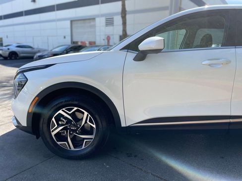 Certified 2025 Kia Sportage LX image 7