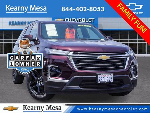 Used 2023 Chevrolet Traverse LT FWD image 1