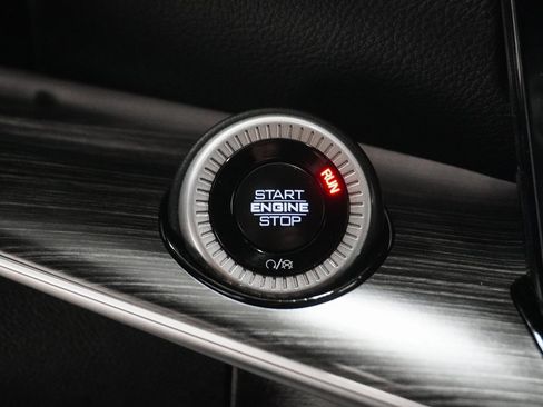 Used 2024 Jeep Wagoneer Series III w/ Flexible Seating Group image 26