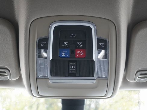 Used 2019 RAM 1500 Laramie image 22