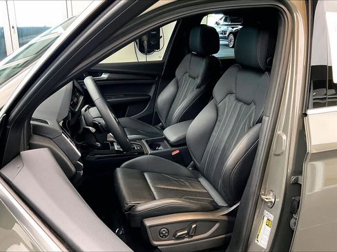Certified 2023 Audi Q5 2.0T Premium w/ Convenience Package image 7