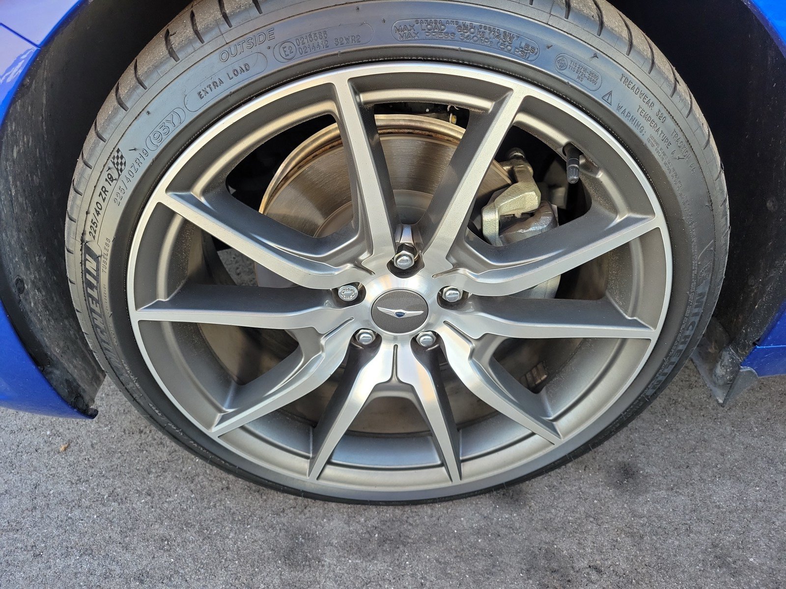 Used 2023 Genesis G70 2.0T RWD image 6