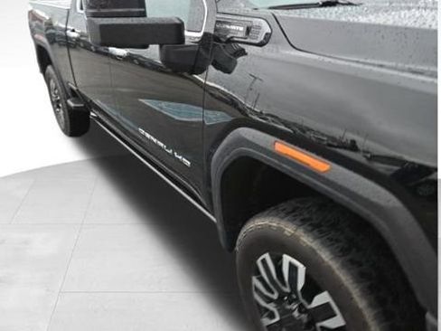 Used 2024 GMC Sierra 2500 Denali Ultimate image 9