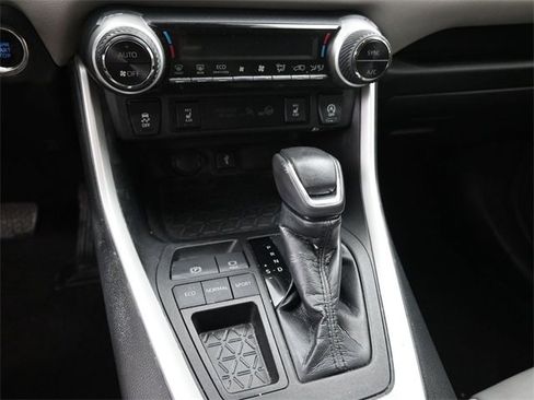 Used 2020 Toyota RAV4 XLE Premium image 24