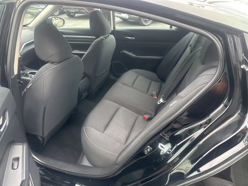 Used 2022 Nissan Altima 2.5 SV FWD image 18