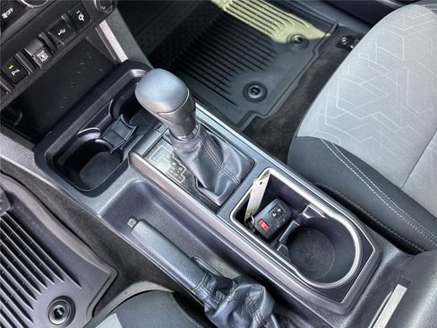 Used 2023 Toyota Tacoma TRD Off-Road w/ Advanced Technology Package AWD/4WD image 29