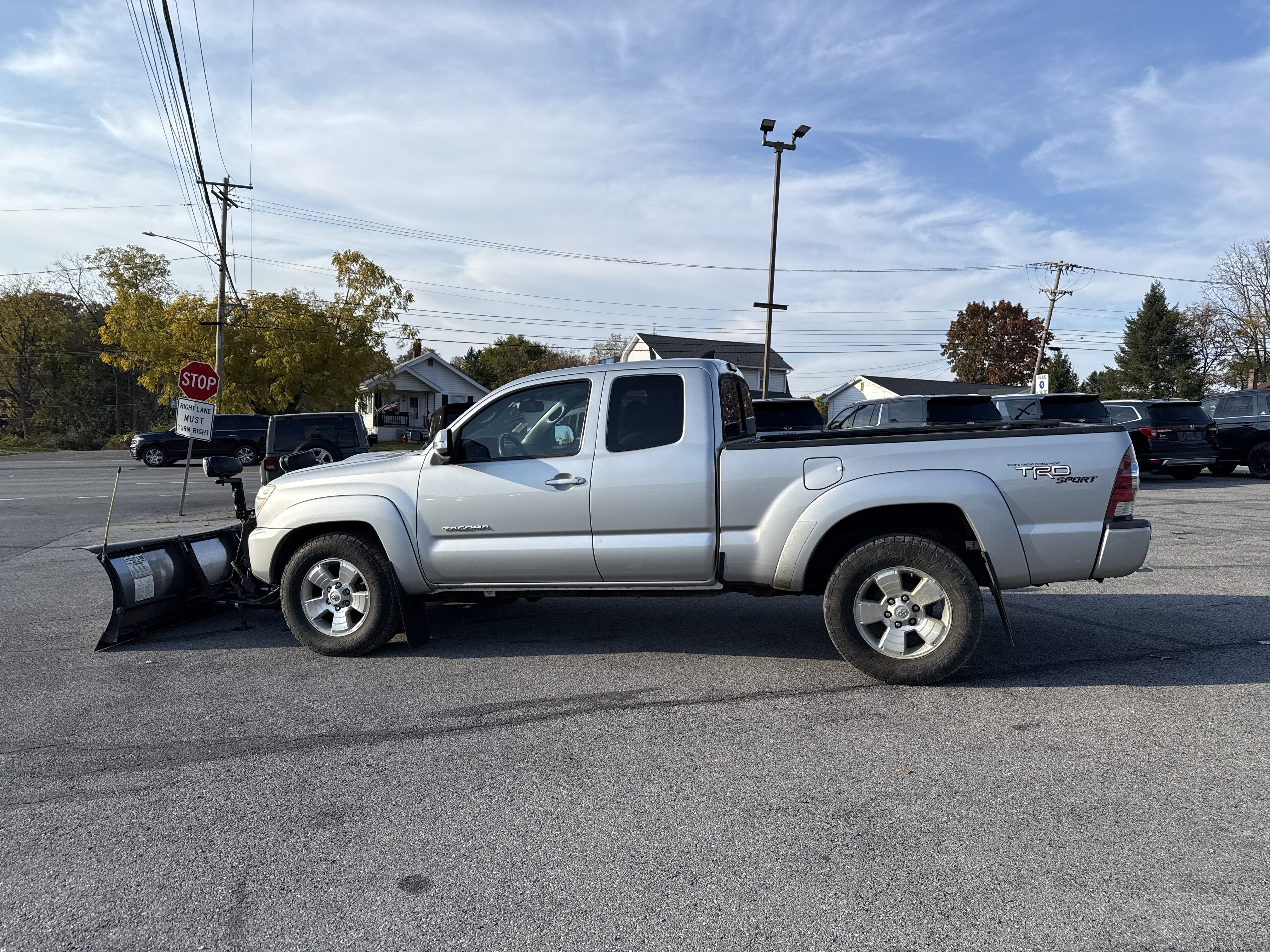 Used 2012 Toyota Tacoma 4x4 Access Cab V6 w/ TRD Sport Pkg image 7