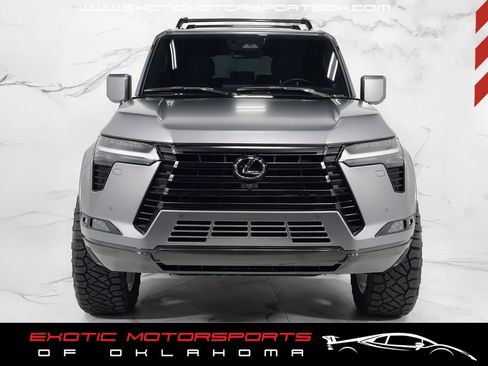 Used 2024 Lexus GX 550 w/ Accessory Package (2T) AWD/4WD image 12