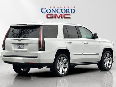 Used 2017 Cadillac Escalade Premium Luxury image 4