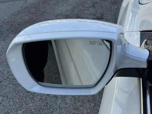 Used 2015 Kia K900 Premium RWD image 9