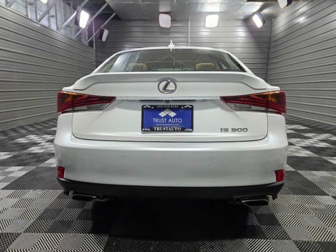Used 2018 Lexus IS 300 image 6