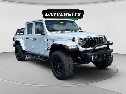 Used 2025 Jeep Gladiator Sport