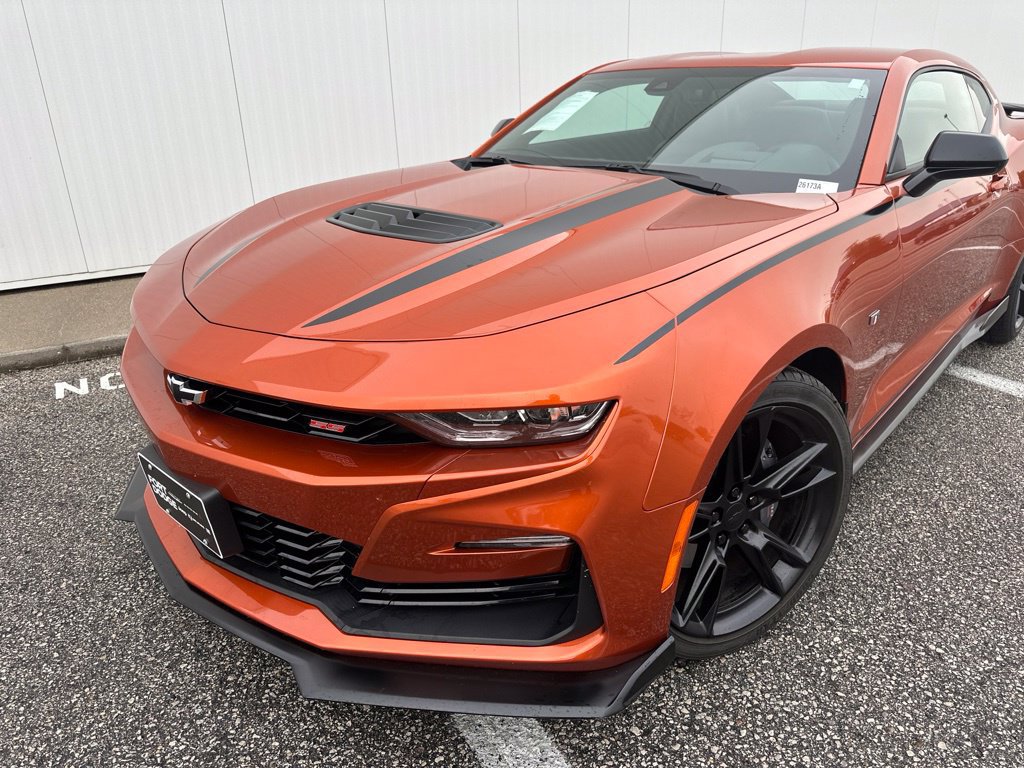 Used 2022 Chevrolet Camaro SS RWD image 2