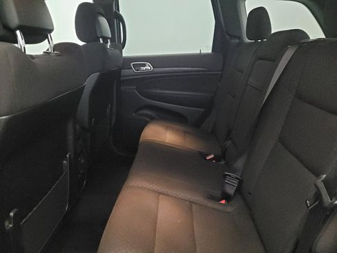 Used 2022 Jeep Grand Cherokee Laredo E image 18