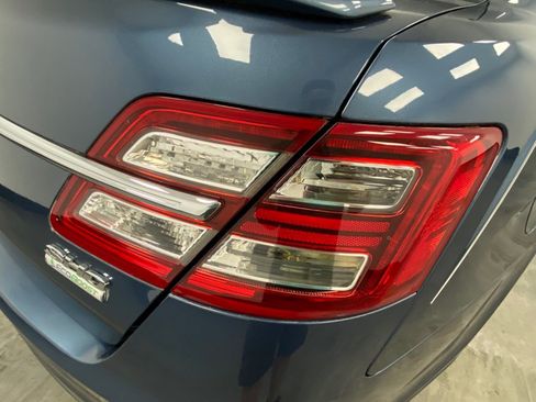 Used 2018 Ford Taurus SHO AWD/4WD image 14
