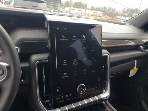 New 2026 GMC Yukon Elevation image 26