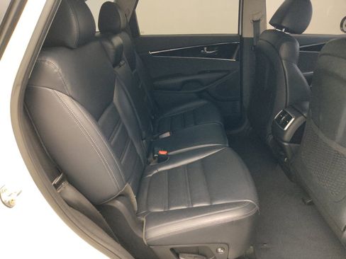 Used 2020 Kia Sorento EX FWD image 19