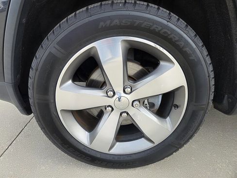 Used 2016 Jeep Grand Cherokee Limited image 9