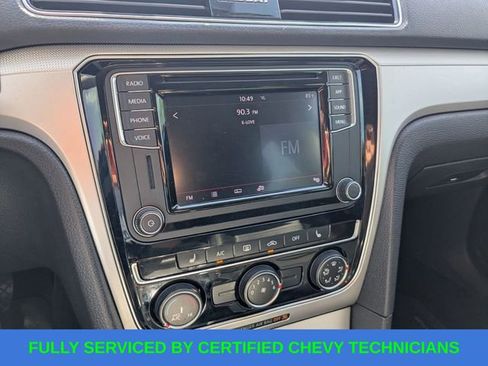 Used 2019 Volkswagen Passat 2.0T Wolfsburg w/ Wheels & Sunroof Package image 21