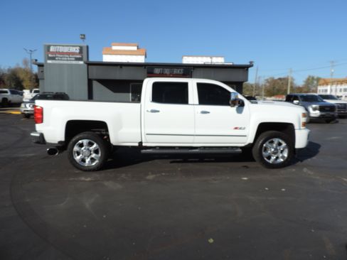 Used 2019 Chevrolet Silverado 2500 LTZ w/ Duramax Plus Package image 3